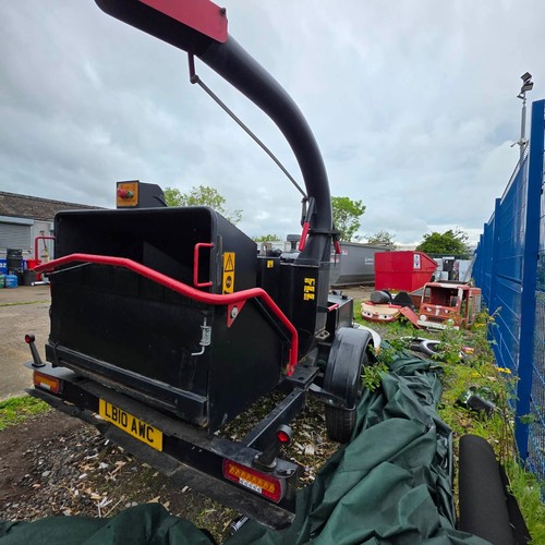 Towable commercial green - green, waste