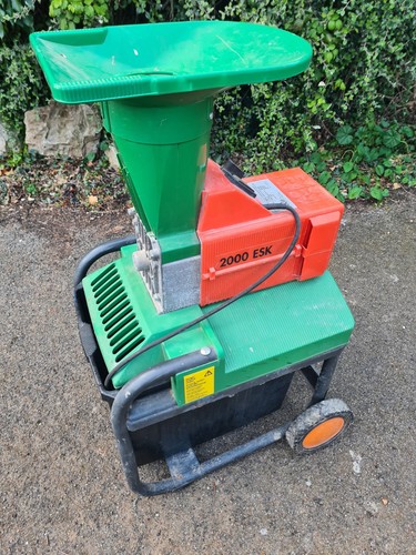 Shreader chipper 240v - chipper,